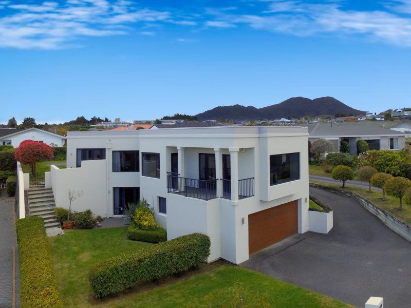 28 Fairview Terrace, Waipahihi, Taupo - Carousel 1