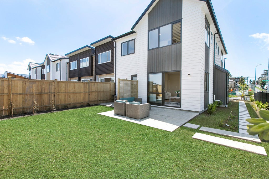 233 Jack Lachlan Drive, Beachlands, Auckland - Carousel 2