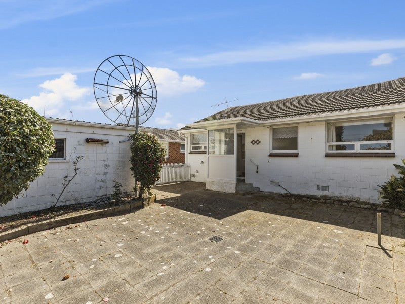 1/16 Amberley Grove, Hutt Central, Lower Hutt - Carousel 12