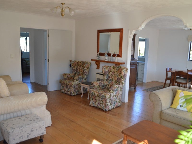 94 Oxford Street, Tawa, Wellington - Carousel 2