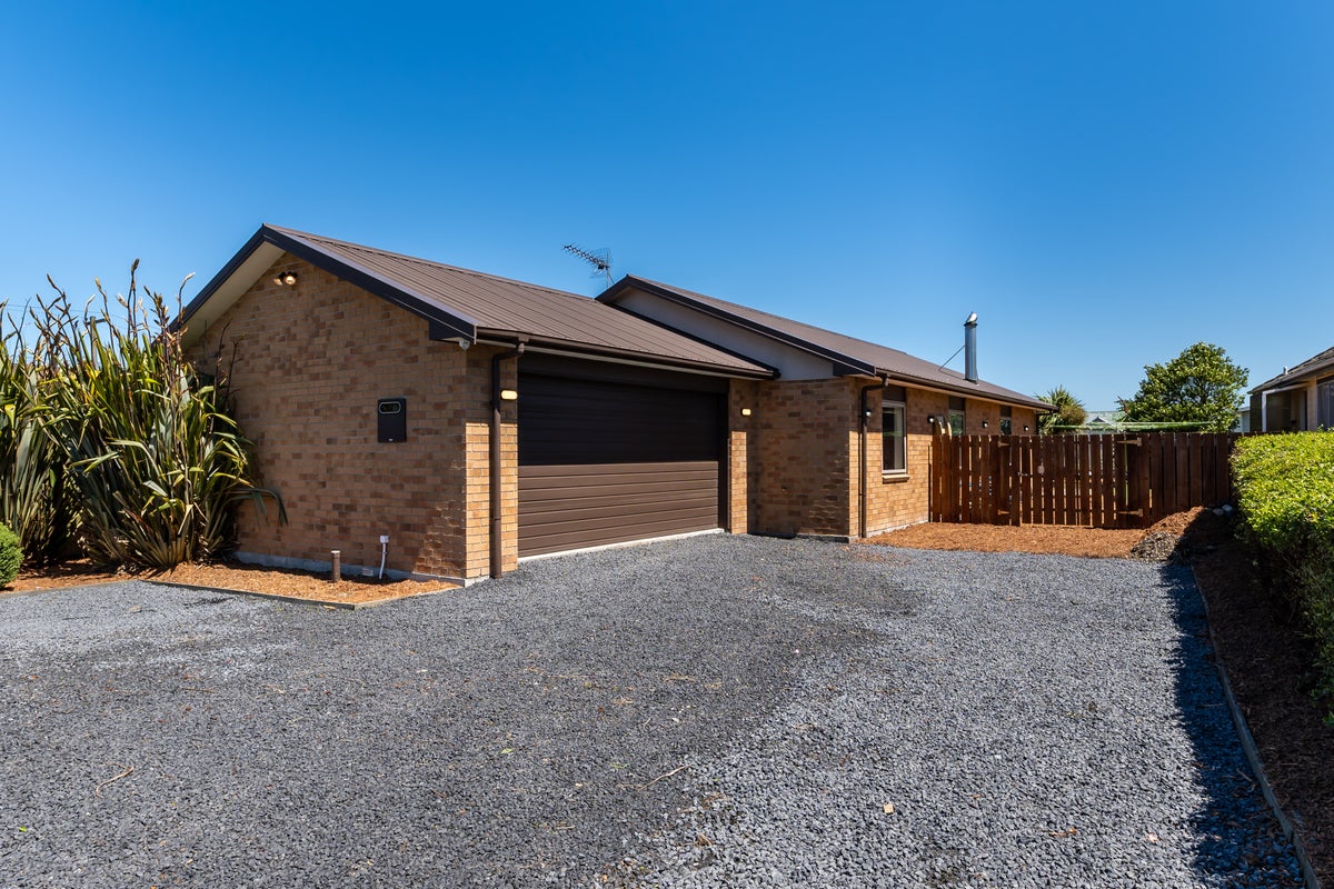 46 Scroggs Hill Road, Brighton, Dunedin - Carousel 1