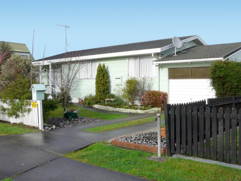 2B Oak Avenue, Nawton, Hamilton - Carousel 1