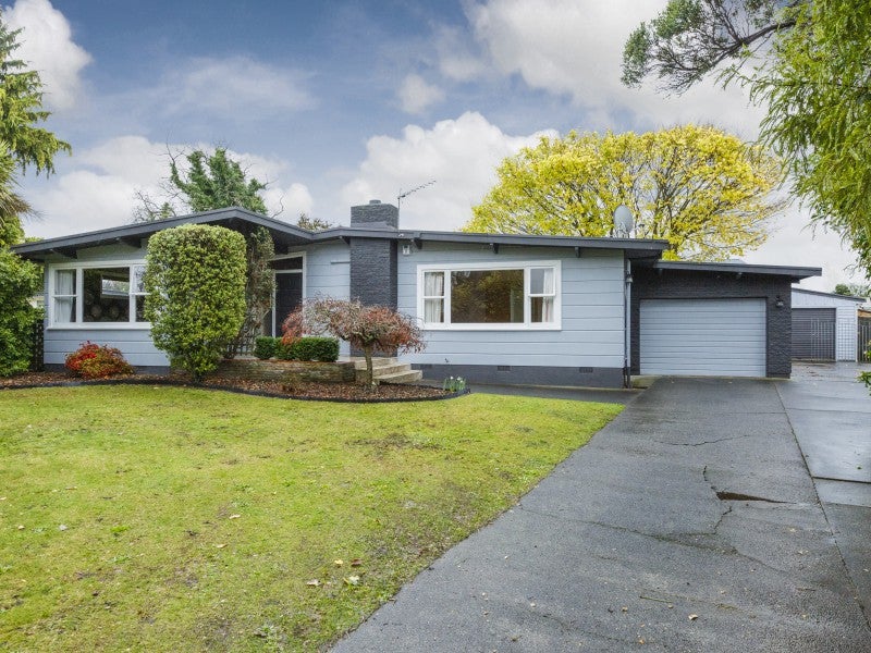 15 Goodwyn Crescent, Hokowhitu, Palmerston North - Carousel 1
