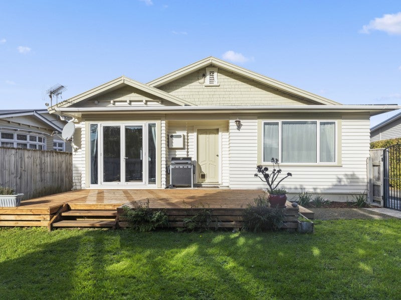 66 Cambridge Terrace, Waterloo, Lower Hutt - Carousel 2