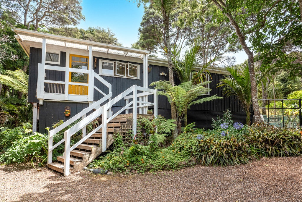61 Wilma Road, Ostend, Waiheke Island - Carousel 1