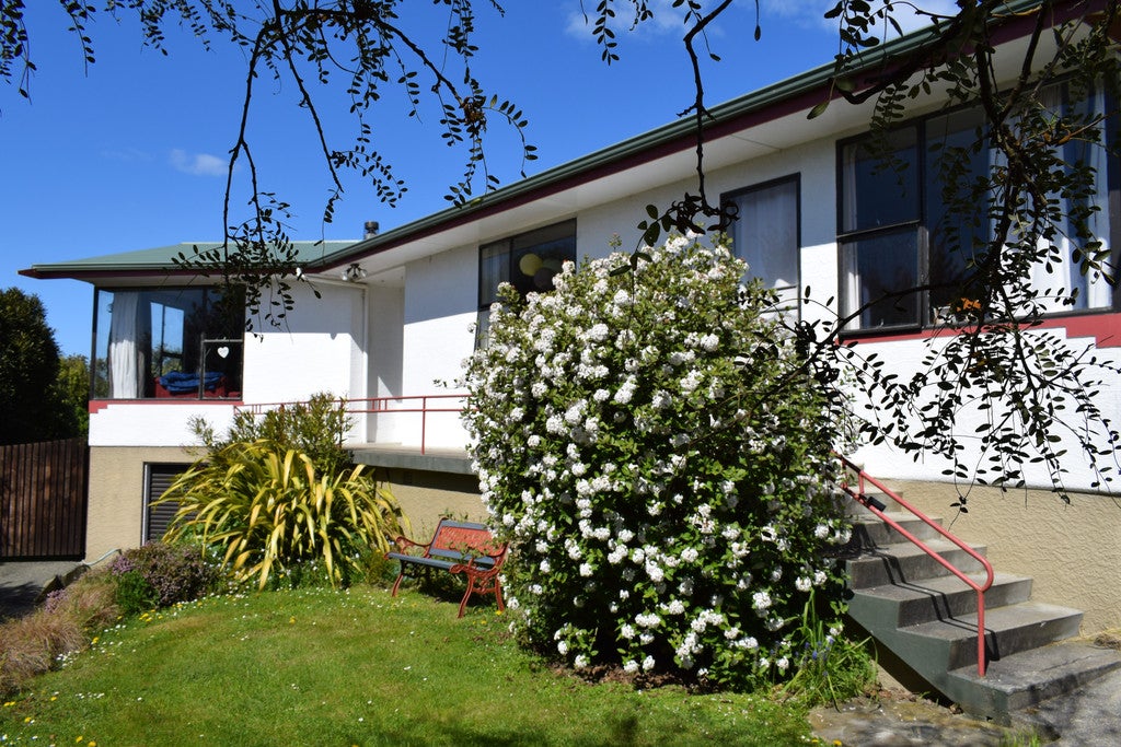 25 Burnett Street, Kakanui - Carousel 1
