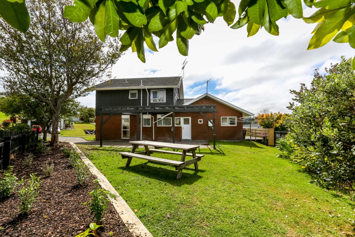 3 Newlyn Place, Welbourn, New Plymouth - Carousel 19