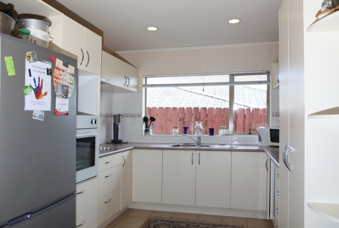 7 Marbella Drive, Massey, Auckland - Carousel 2