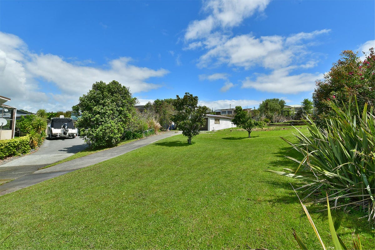 14 The Nook, Algies Bay, Warkworth - Carousel 1