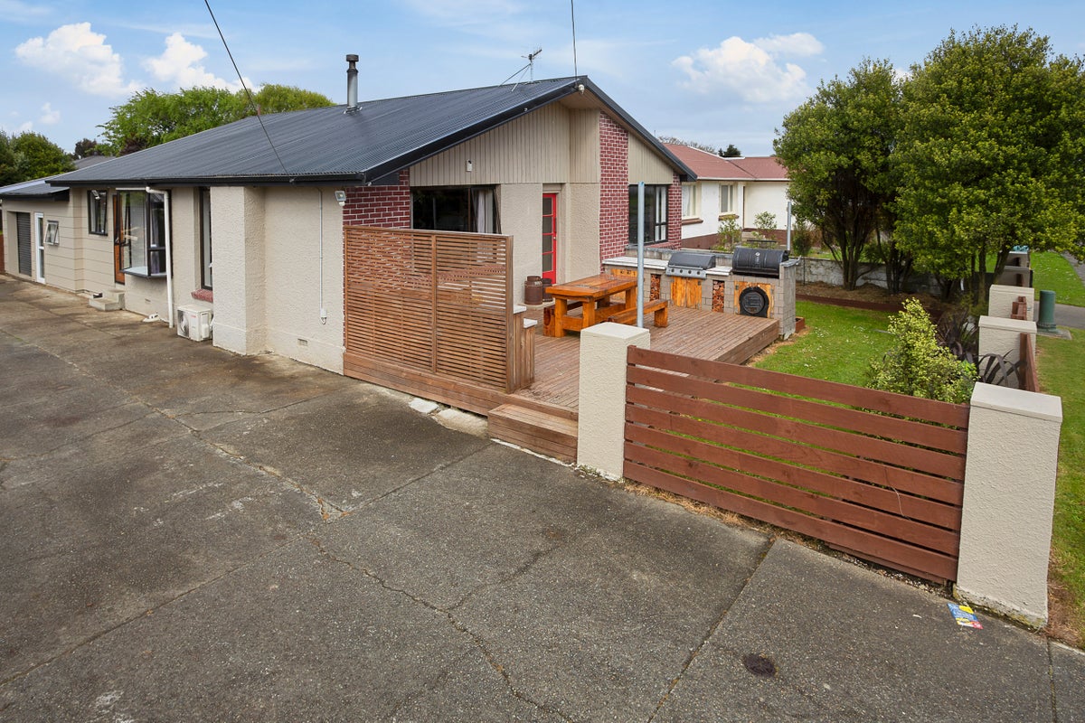 15 Holloway Street, Waikiwi, Invercargill - Carousel 1