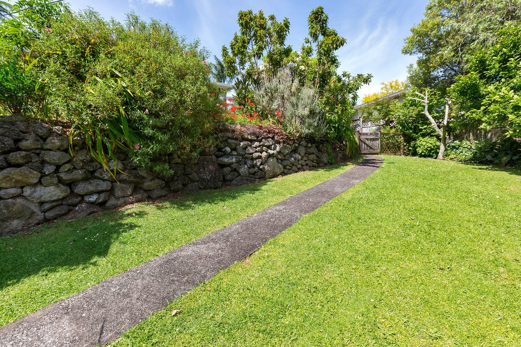 10 Blenheim Court, Kamo, Whangarei - Carousel 21