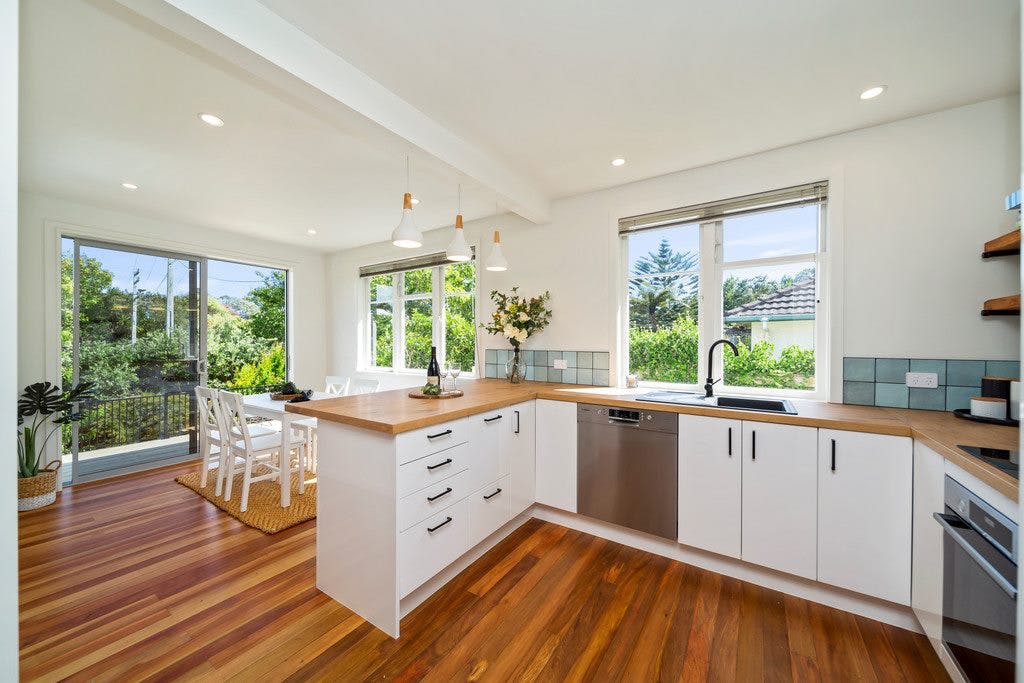 21 Awanui Street, Merrilands, New Plymouth - Carousel 2