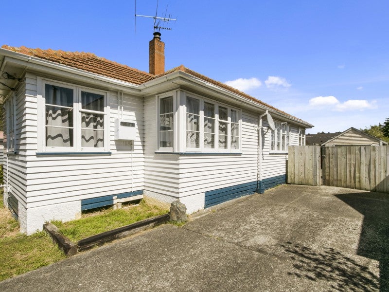 30 Seddon Street, Naenae, Lower Hutt - Carousel 1