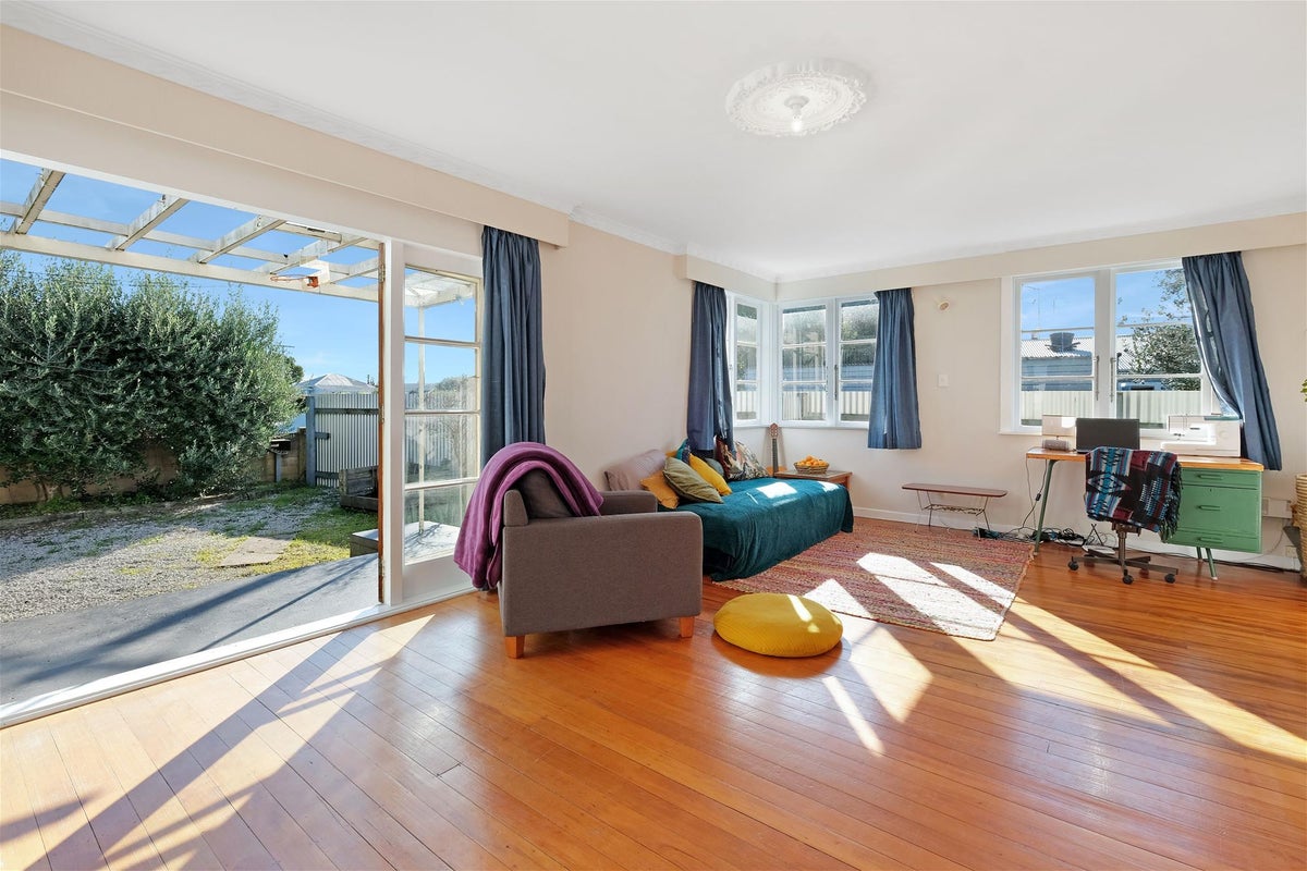 22 Haldane Street, Elgin, Gisborne - Carousel 2