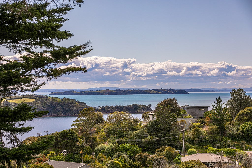 26 Hauraki Road, Oneroa, Waiheke Island - Carousel 2