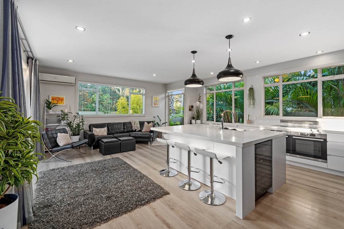 3/309 Beach Road, Campbells Bay, Auckland - Carousel 1