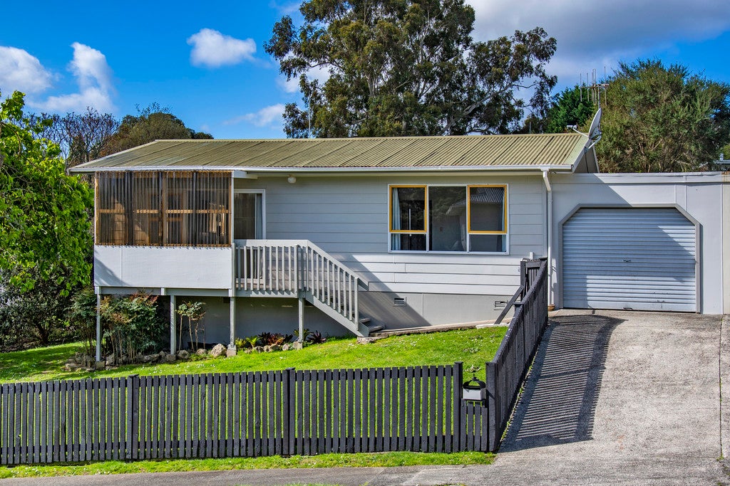 1A Earls Place, Onerahi, Whangarei - Carousel 1
