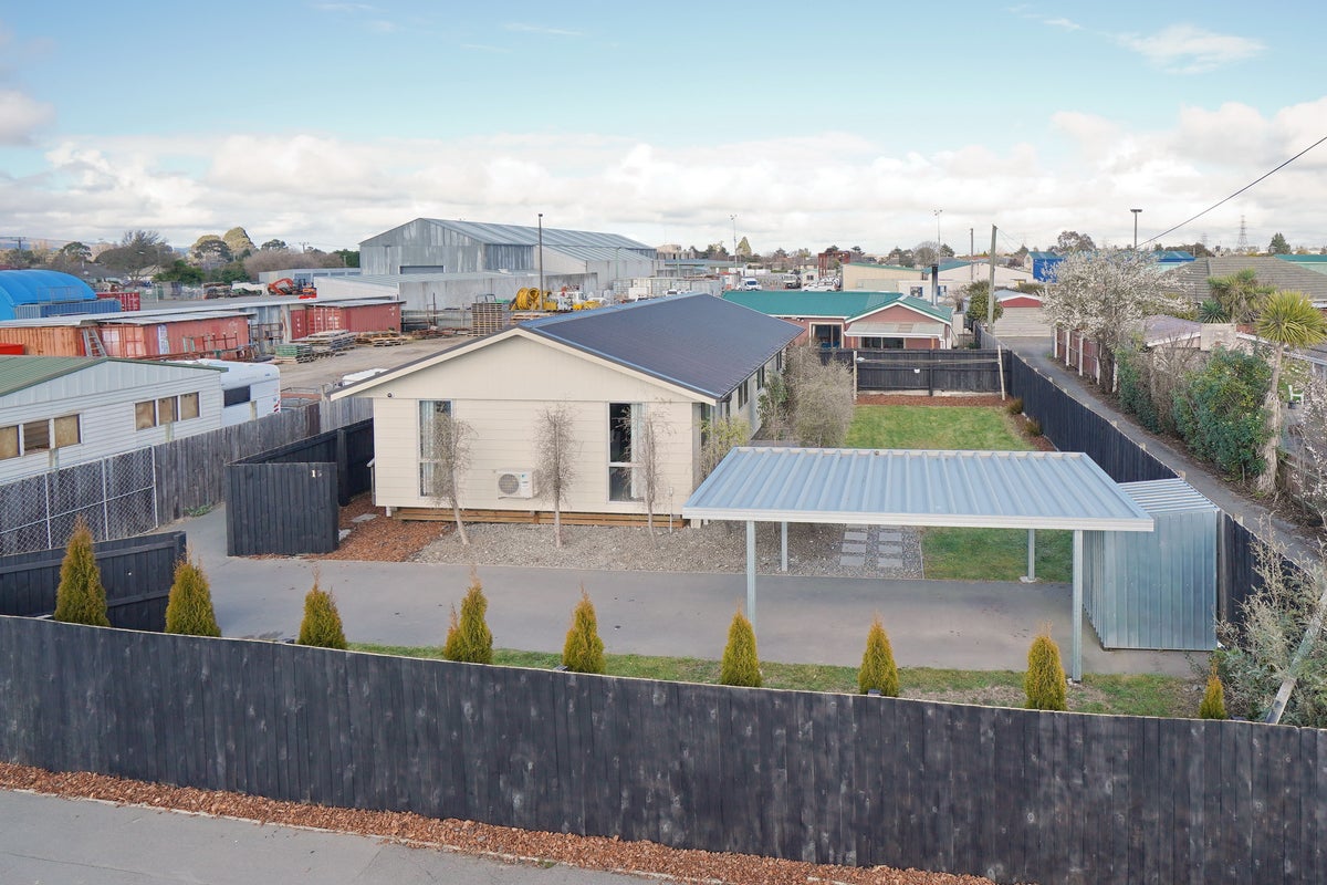 15B Roberts Road, Hei Hei, Christchurch - Carousel 2