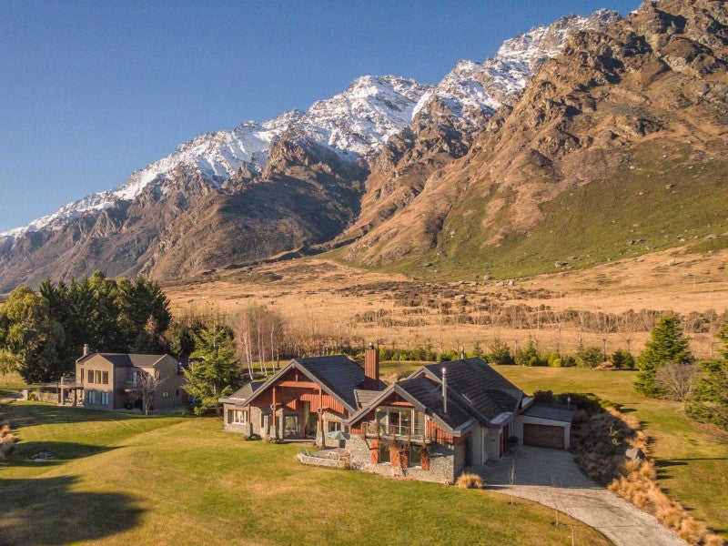 6 Scenic Drive, Drift Bay, Queenstown - Carousel 1