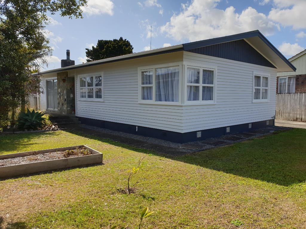 11 Meadow Park Crescent, Tikipunga, Whangarei - Carousel 1