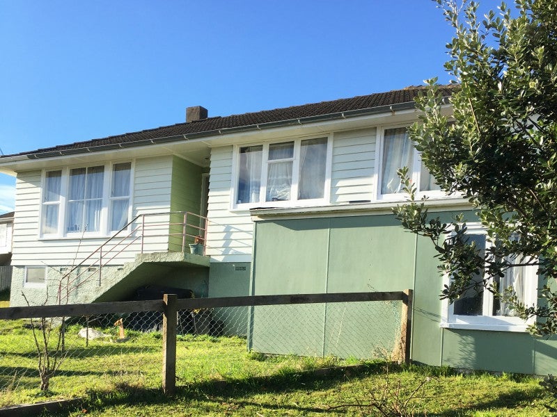 196 Warspite Avenue, Waitangirua, Porirua - Carousel 1