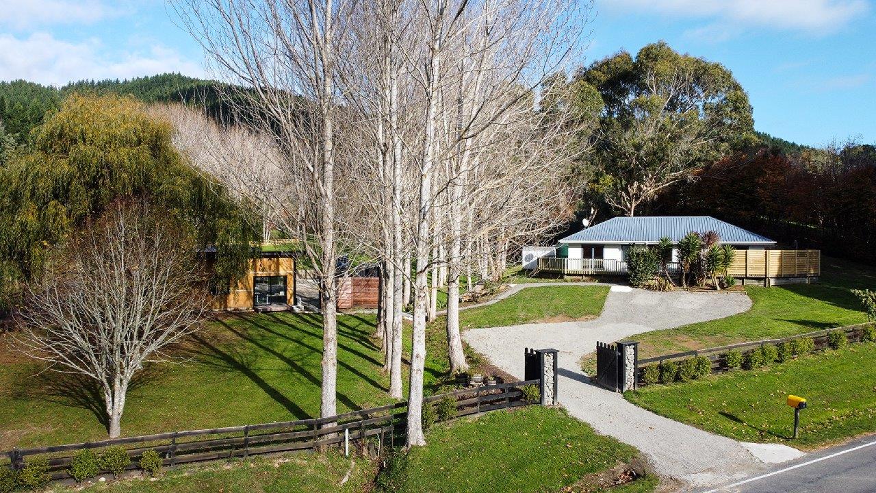 8 Maui Pomare Road, Nikau Valley, Paraparaumu - Carousel 1