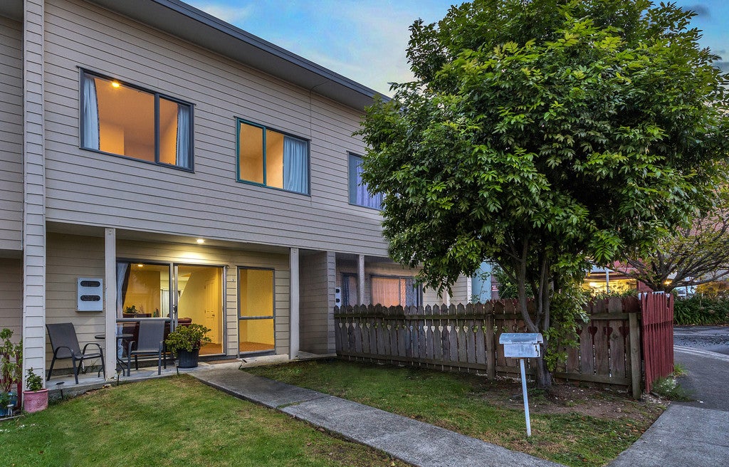 1/3 Hulme Place, Henderson, Auckland - Carousel 1