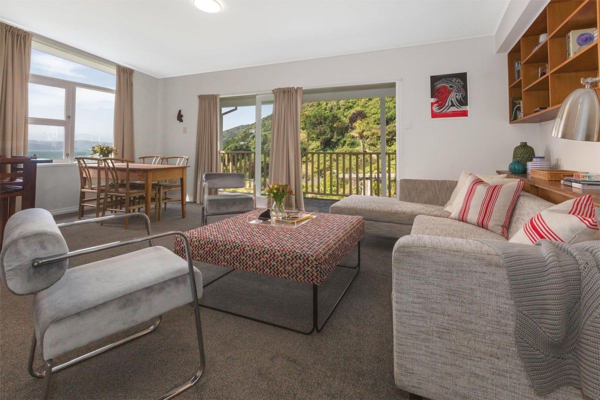 42B Nikau Street, Eastbourne, Lower Hutt - Carousel 2