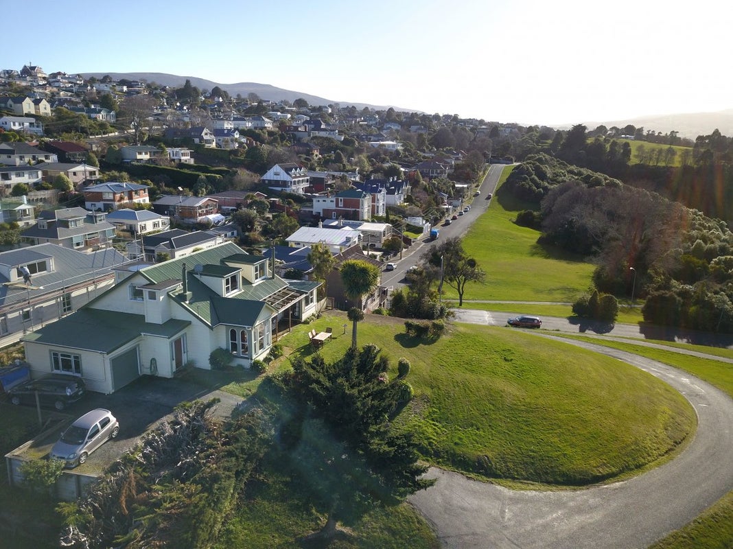 6 Belleknowes Terrace, Belleknowes, Dunedin - Carousel 2