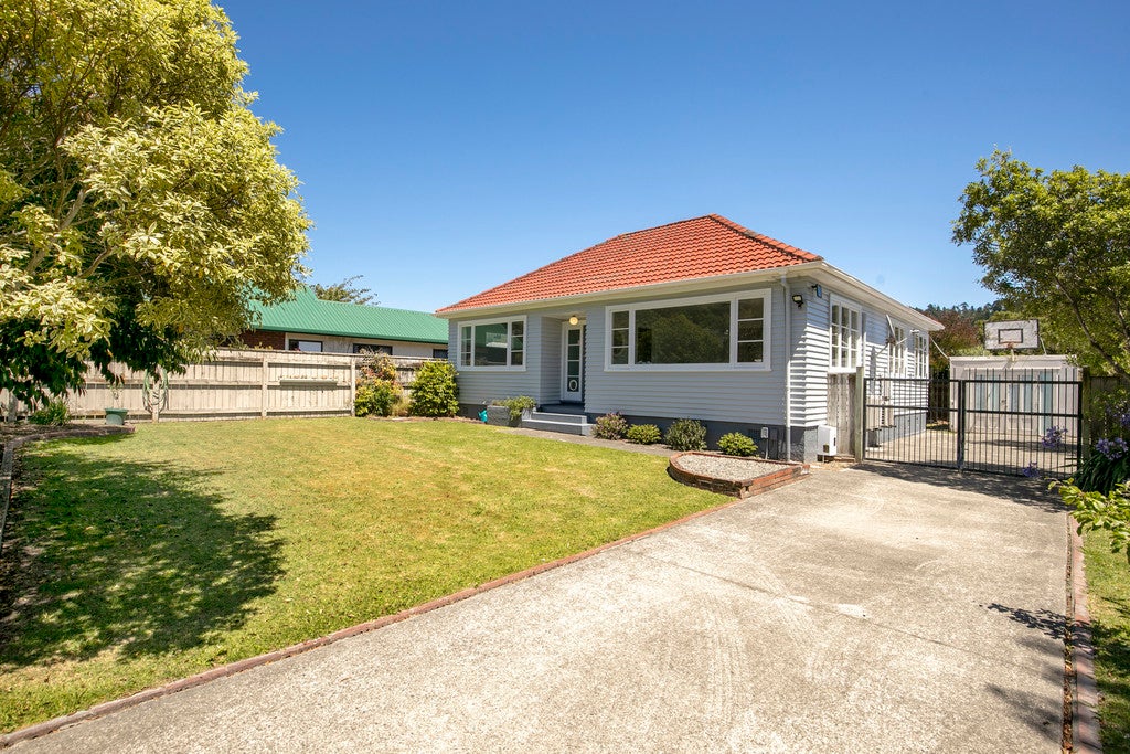 20 Montgomery Street, Stokes Valley, Lower Hutt - Carousel 2