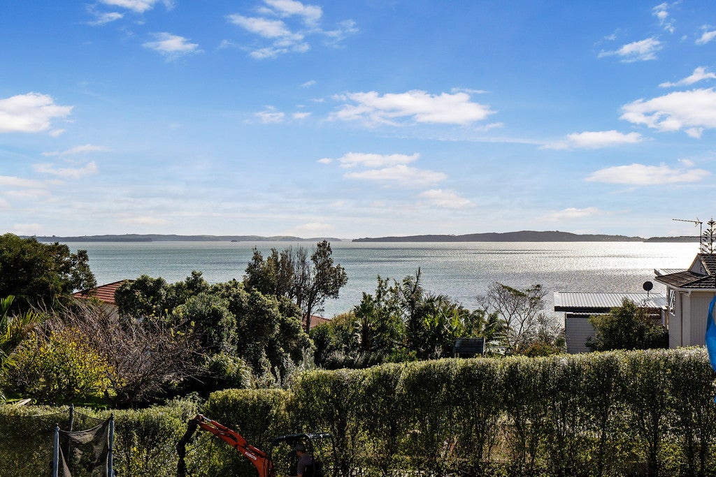 2 Alexander Avenue, Maraetai, Auckland - Carousel 1