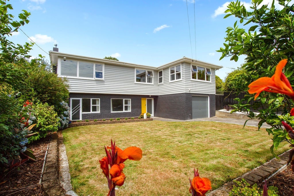 69 Redwood Avenue, Tawa, Wellington - Carousel 1