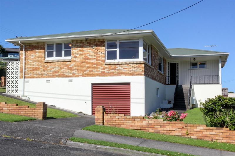 44 Calvert Road, Lynmouth, New Plymouth - Carousel 1