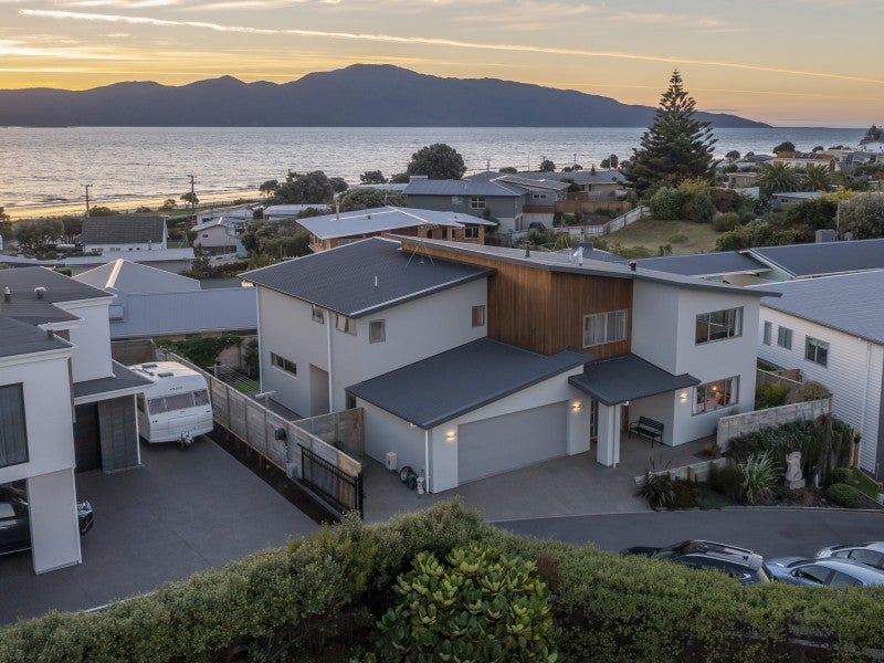 21B Avion Terrace, Raumati Beach, Paraparaumu - Carousel 1
