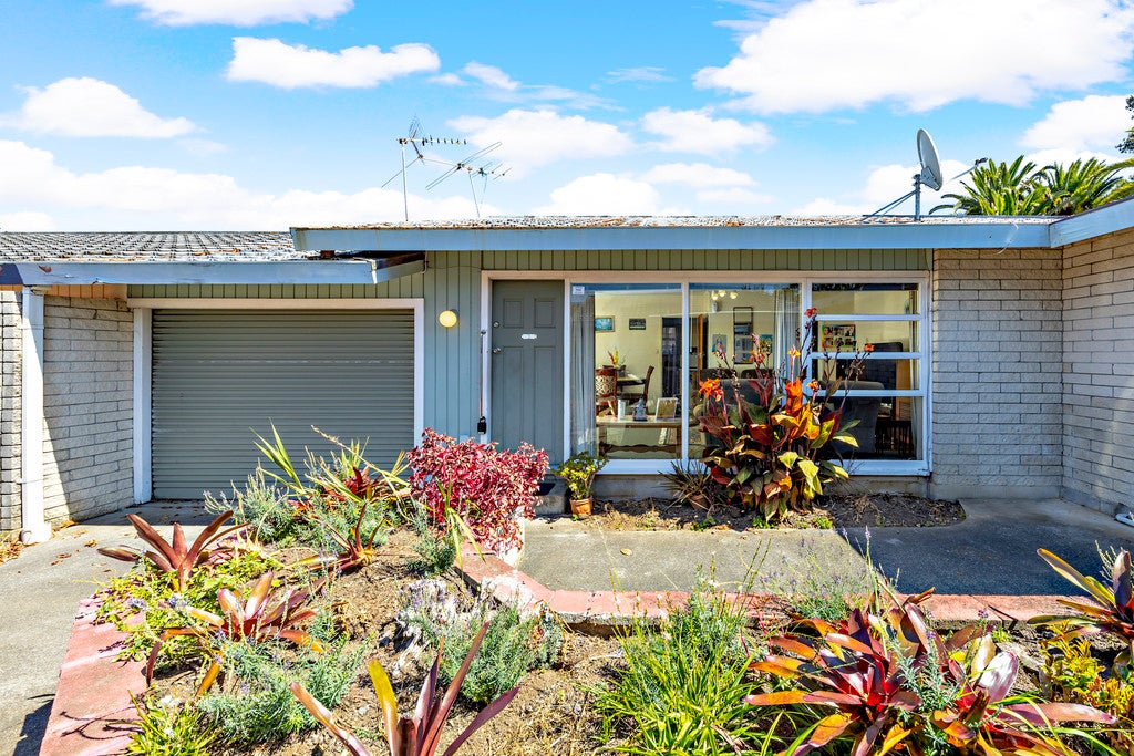 2/24 Central Avenue, Papatoetoe, Auckland - Carousel 2