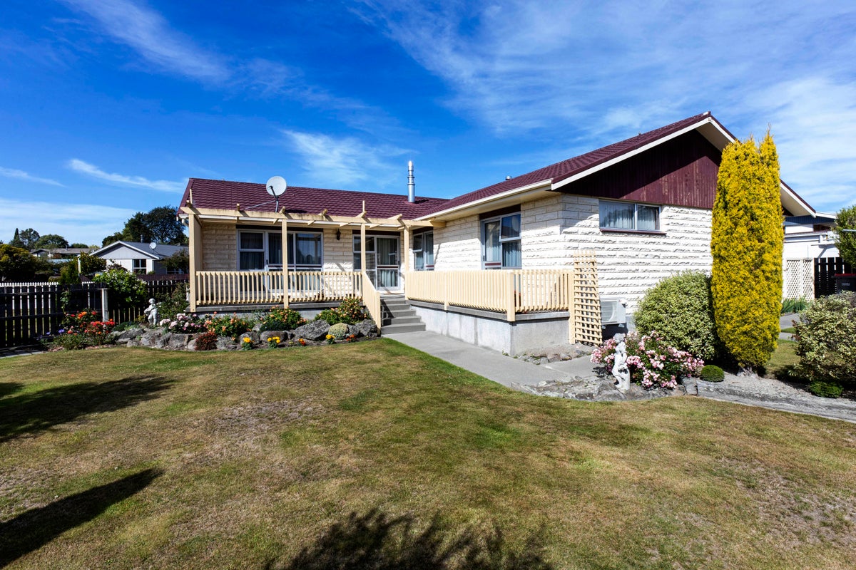 11 Macaulay Street, Gleniti, Timaru - Carousel 1