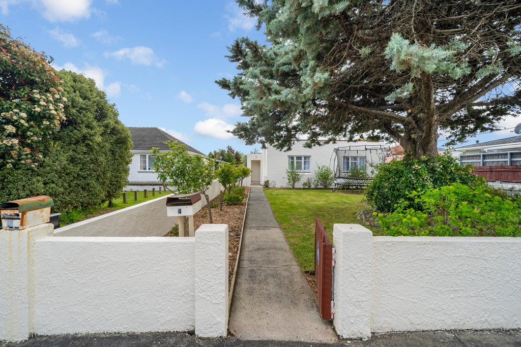 1/4 WILFORD ST, WALLACEVILLE, UPPER HUTT - Carousel 2