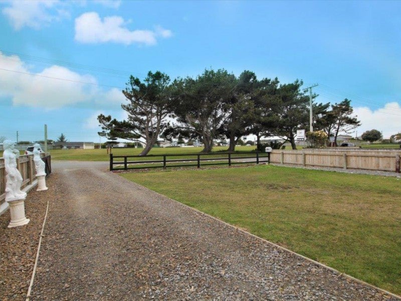 13 Hall Place, Foxton Beach, Foxton - Carousel 14