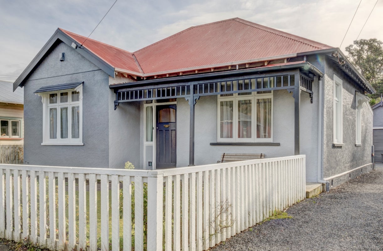 37 Somerville Street, Andersons Bay, Dunedin - Carousel 1
