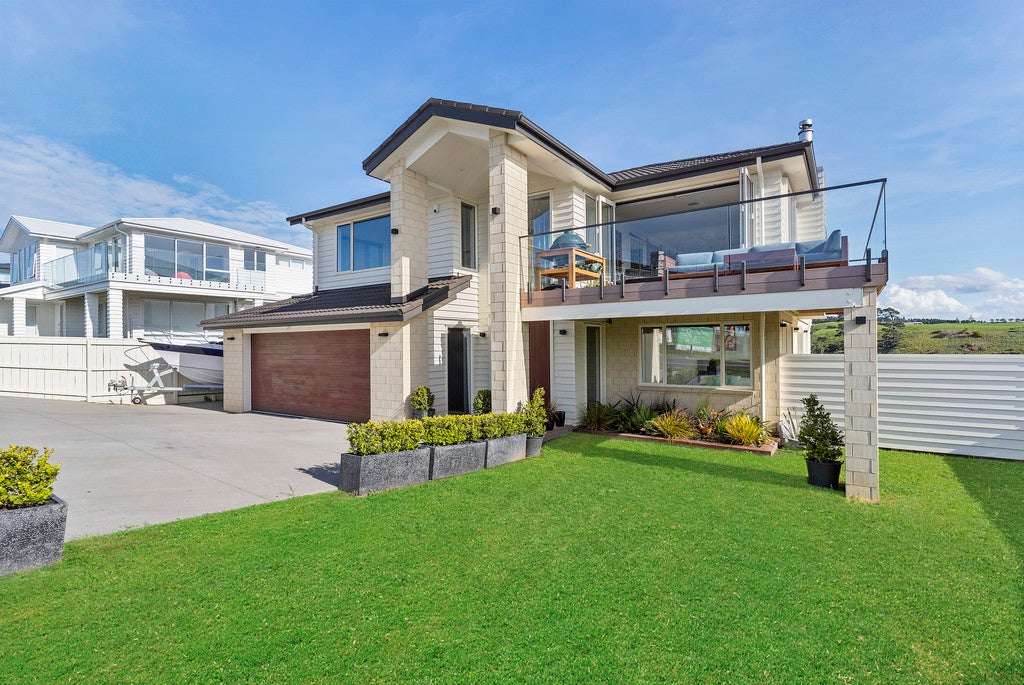 9 Te Makuru Lane, Maraetai, Auckland - Carousel 1