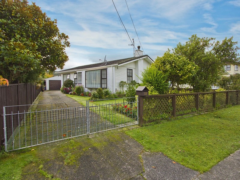 32 Karamu Crescent, Wainuiomata, Lower Hutt - Carousel 14