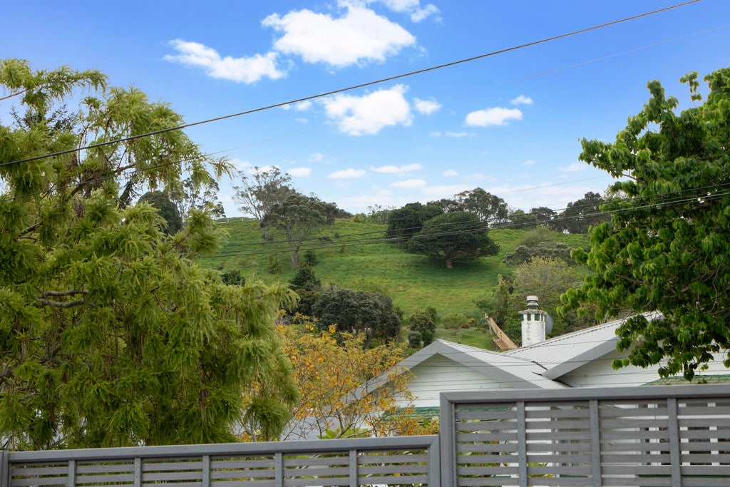 26 Highland Road, Mount Albert, Auckland - Carousel 19