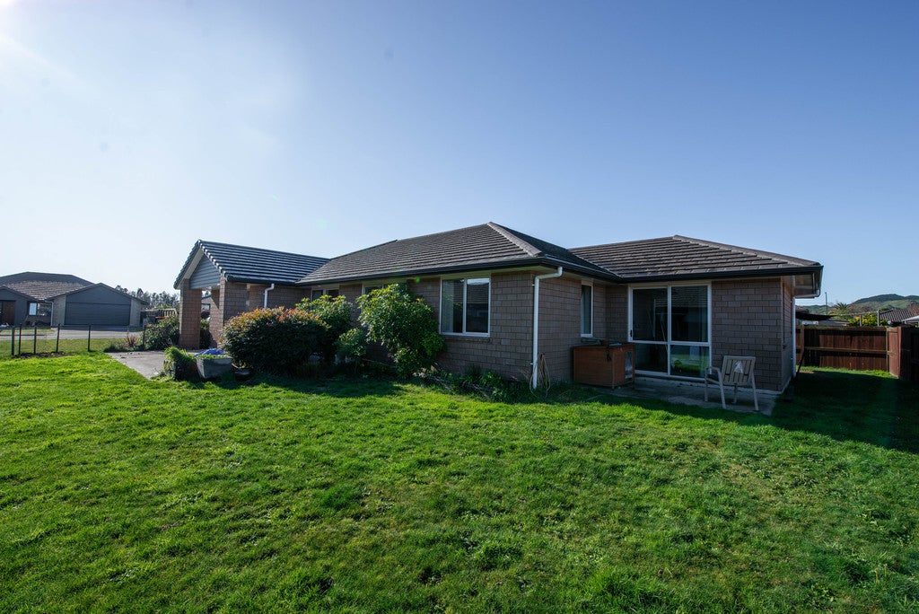 8 Carroll Place, Owhata, Rotorua - Carousel 1
