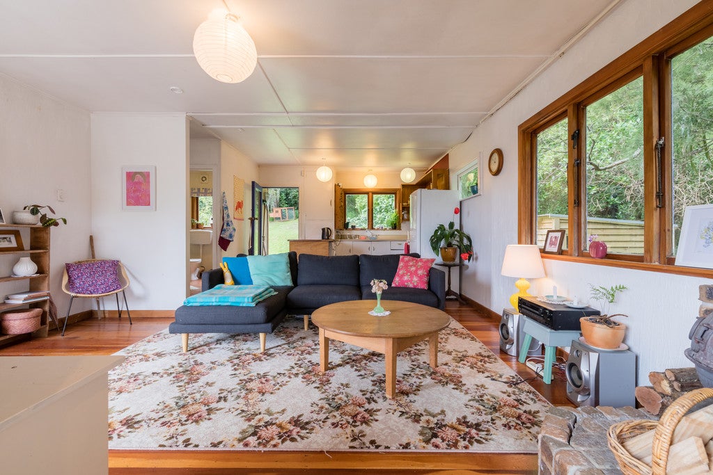 187 Victory Road, Laingholm, Auckland - Carousel 1