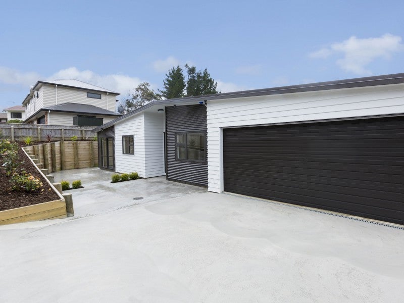 23 King Charles Drive, Kingsley Heights, Upper Hutt - Carousel 2