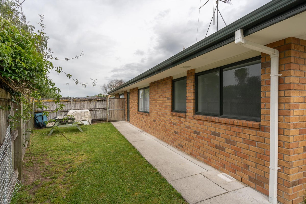 31 Farnborough Drive, Nawton, Hamilton - Carousel 13