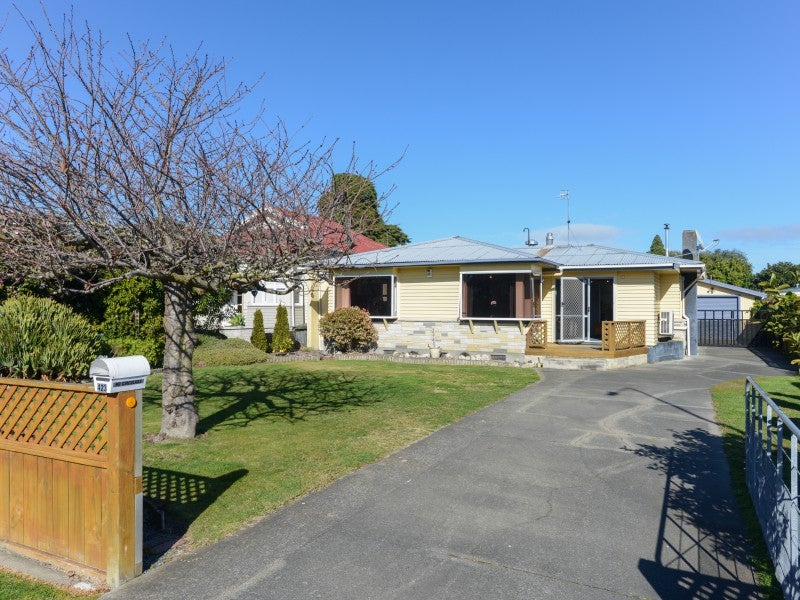 423 Collinge Road, Mayfair, Hastings - Carousel 1