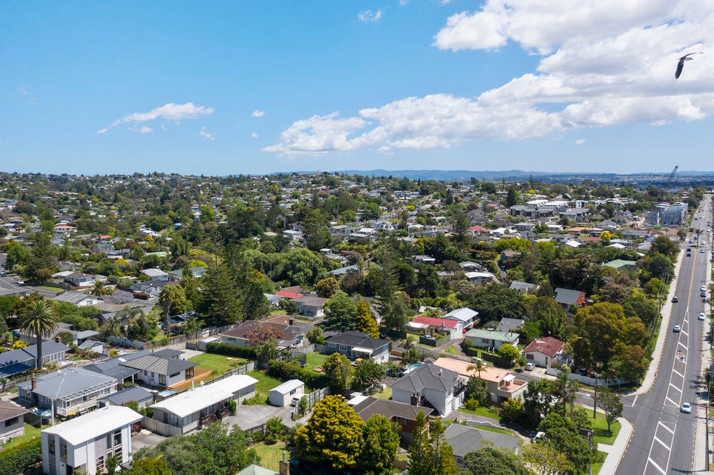 241A Beach Haven Road, Birkdale, Auckland - Carousel 20