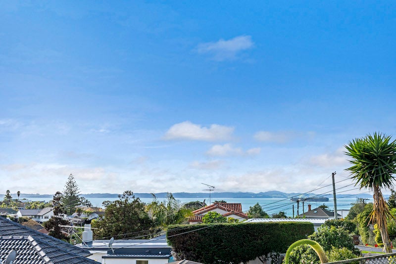 34 Selwyn Road, Cockle Bay, Auckland - Carousel 1