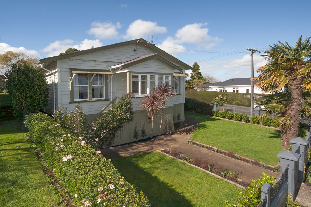 65 Cameron Street, Onehunga, Auckland - Carousel 1